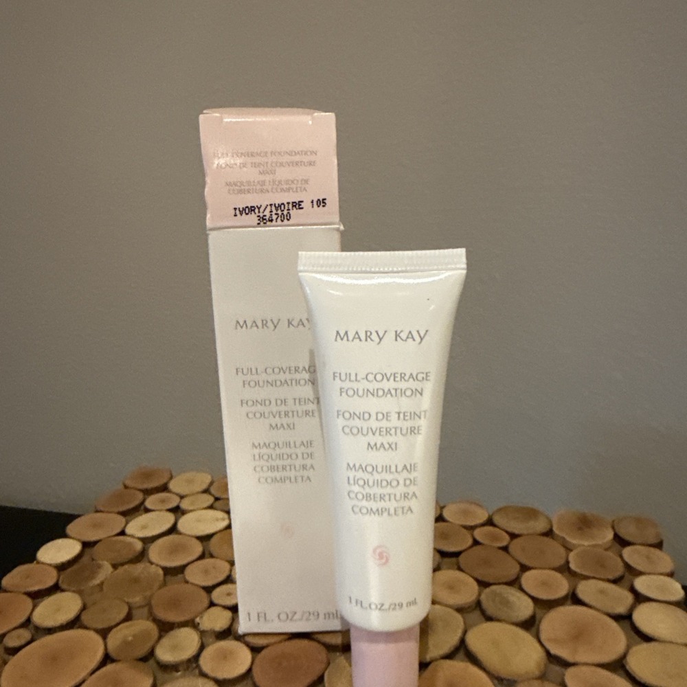 Mary Kay Full Coverage Foundation Ivory 105‎ Normal/Dry Skin New Old Stock